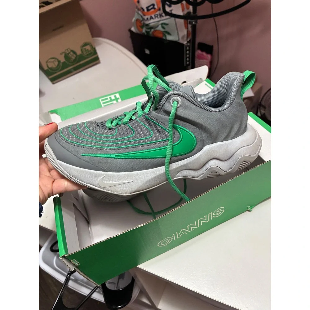 Nike Giannis Immortality 4 GS Smoke Grey Stadium Green FZ6734-002 Kids Size 3.5Y